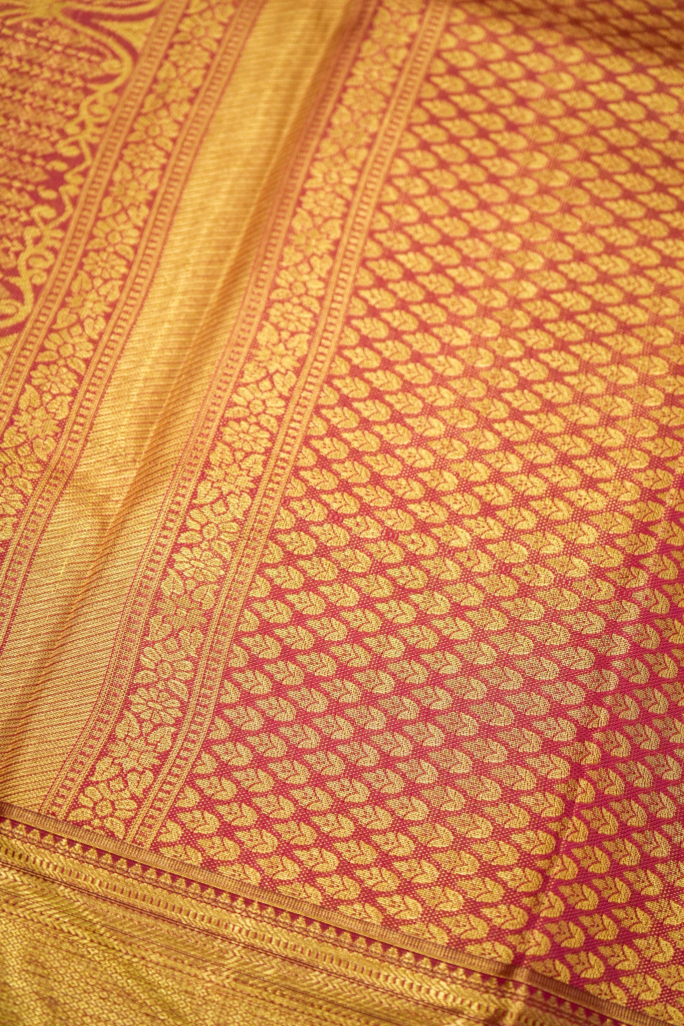 Semi Silk- gold