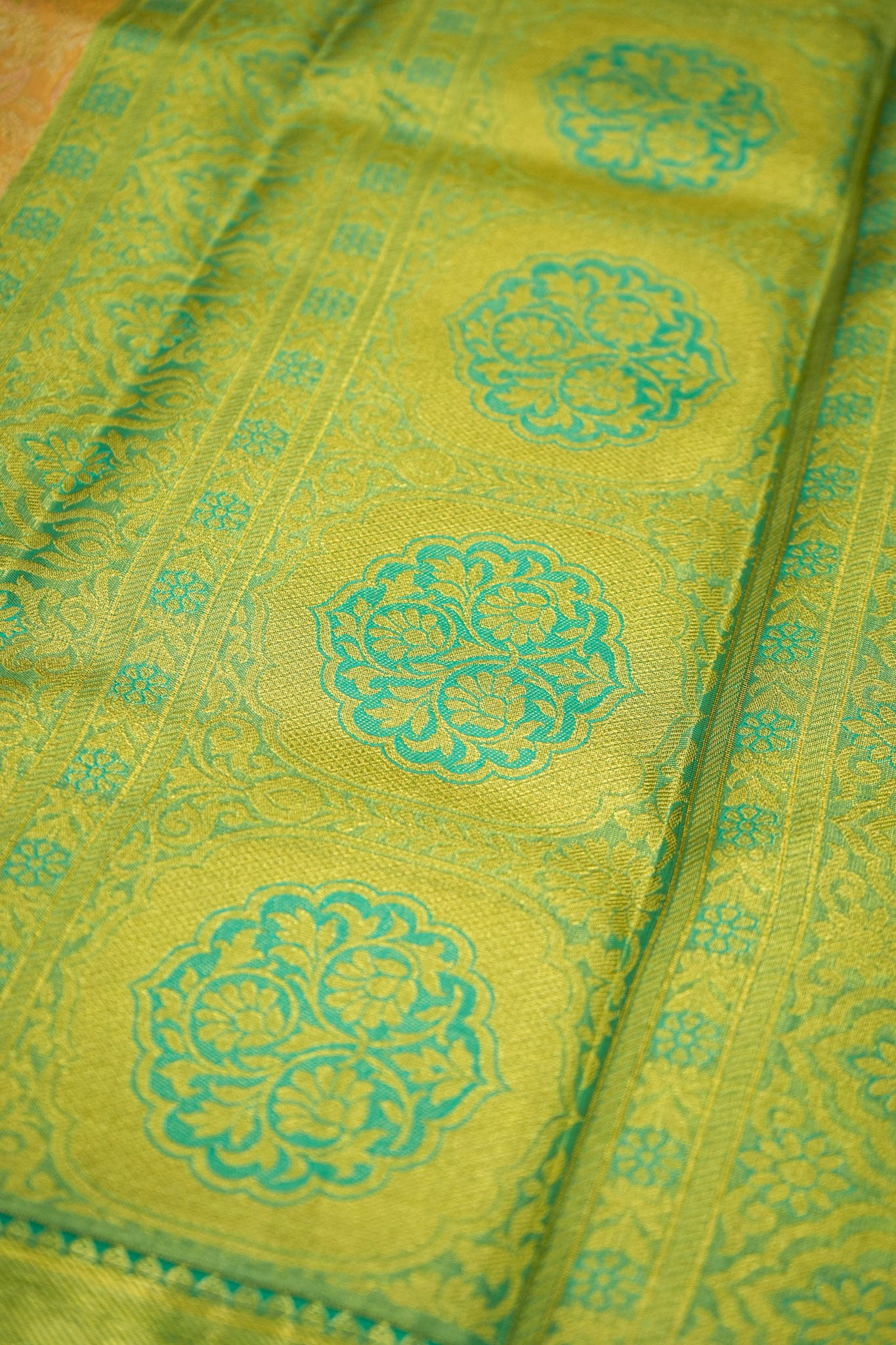 Semi Silk- Gold